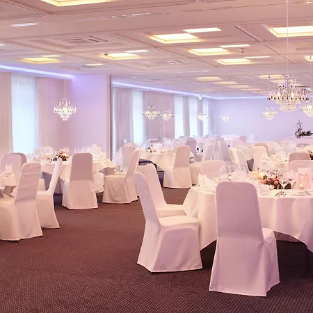 诺蒂卡弗利森霍夫酒店 比苏姆